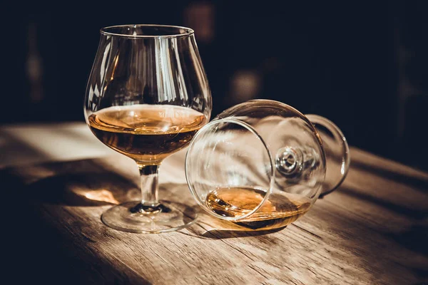 Brandy Konya Verre Whisky Sur Table — Photo