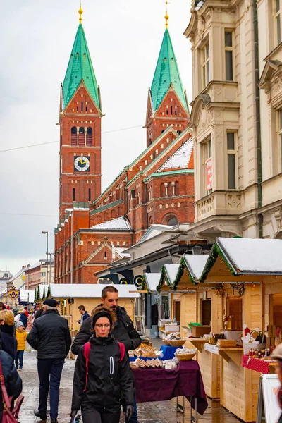 Maribor, Słowenia, 15 grudnia 2019 - adwentowy jarmark bożonarodzeniowy w Mariborze, Słowenia — Zdjęcie stockowe