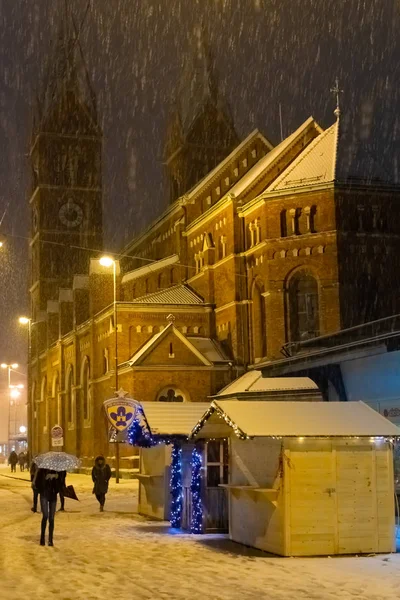 Рождественская зимняя ночь в Мариборе, Словения — стоковое фото