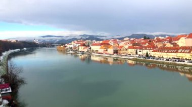 Güzel masal şehri Maribor, Slovenya 'nın şehir manzarası, 4k video