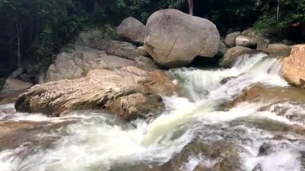 Водопады На Муанг в Ко Самуи, Таиланд — стоковое видео