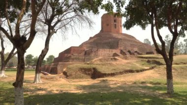 Kutsal Budist Chaukhandi Stupa Sarnath, Hindistan 'da, 4k video