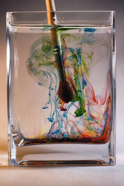 Pincel Vaso Con Agua Disuelve Las Pinturas Colores —  Fotos de Stock