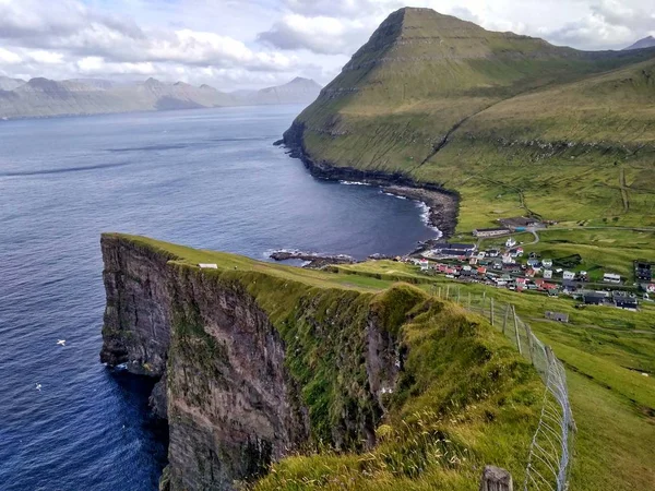 Cliff Afiado Faroe — Fotografia de Stock