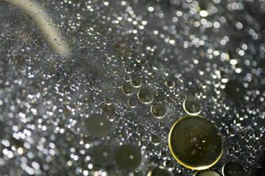 Su makro zemin üzerinde yağ kabarcıkları 50 megapiksel yüksek kalite