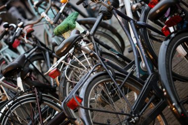 Amsterdam makro arka planında bisikletler yüksek kaliteli baskılar