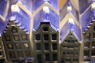 Amsterdam, Hollanda, 2 Aralık 2019: Hediyelik eşya dükkanları makrosu