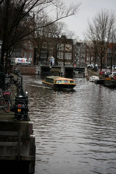 Amsterdam, Holland, Monday 2 December 2019 canal view background — Stock Photo, Image