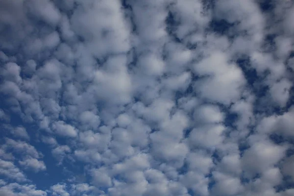 Sky buborék felhők háttér kiváló minőségű nyomatok — Stock Fotó