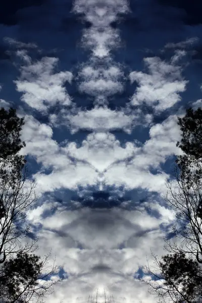 Dua warna langit psikedelik melipatgandakan latar belakang edisi hi — Stok Foto
