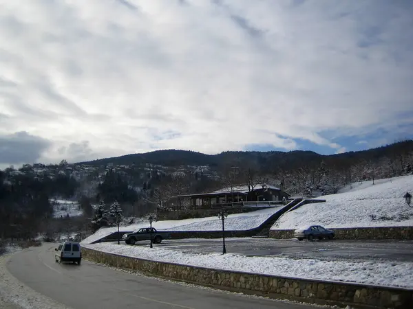 Plastira lago, Grécia, sábado 25 janeiro 2020 inverno com neve — Fotografia de Stock