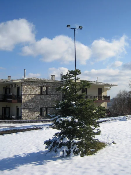 Plastira lake, Greece, Saturday 25 January 2020 winter with snow — ストック写真