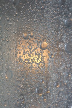 Su kabarcıkları makro soyut banyo penceresi yüksek kaliteli arka plan