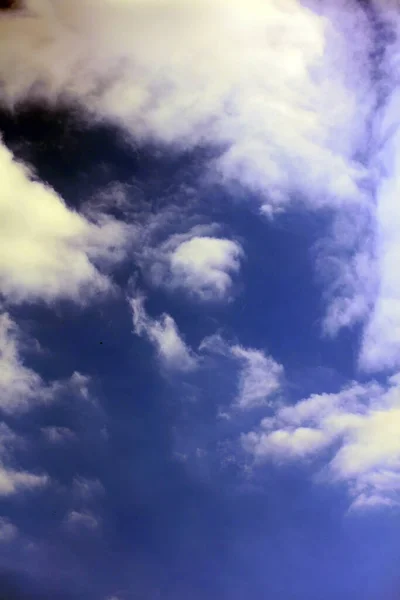 Himmel Und Wolken Hintergrund Hochwertige Auto Ebene Modern — Stockfoto