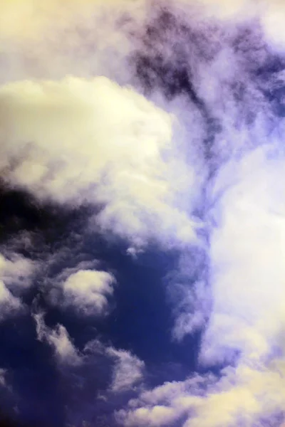 Himmel Und Wolken Hintergrund Hochwertige Auto Ebene Modern — Stockfoto