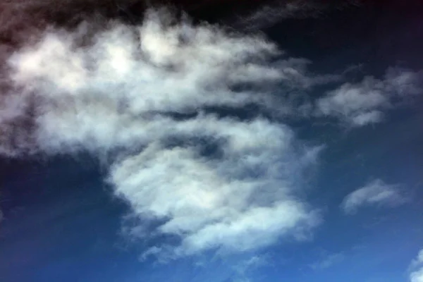 Himmel Und Wolken Hintergrund Hochwertige Auto Ebene Modern — Stockfoto