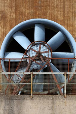 Terk edilmiş eski sanayi bölgesi manzara parkı Duisburg yüksek kaliteli arka plan baskısı