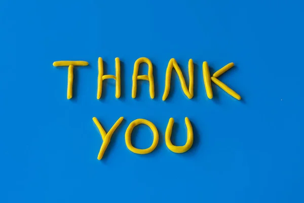 Děkuji Vám Slova Písmen Hlíny Modrém Pozadí Plochý Ležel Děkuji — Stock fotografie