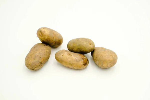 Batatas Solanum Tuberosum Tiros Sobre Fundo Branco Isolado — Fotografia de Stock