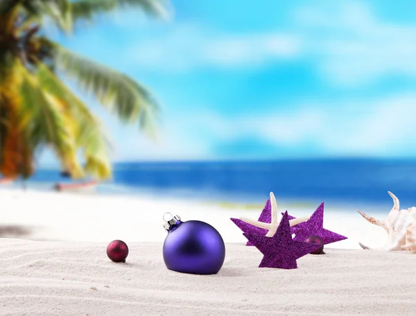 Addobbi natalizi sulla spiaggia — Foto Stock