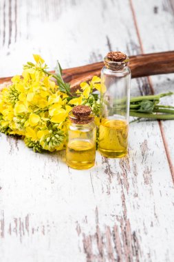 Tecavüz petrol ve çiçek  