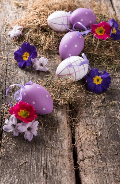Easter concept on plank — Stock Photo, Image