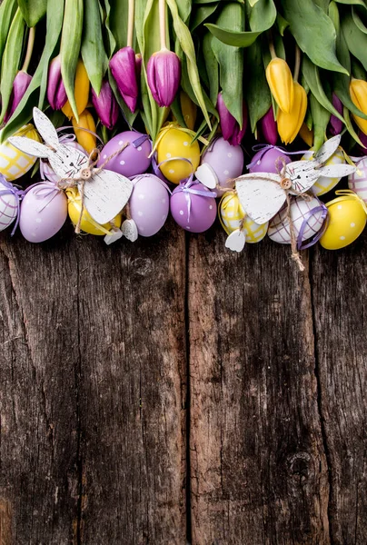 Easter concept on plank — Stock Photo, Image