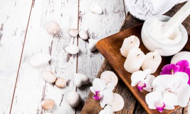 spa masaj ayarı, ürün, ahşap arka plan üzerinde yağ