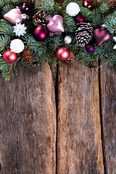 Weihnachtskomposition Weihnachtsdekoration Ribbbot Tannenzapfen Kiefer Auf Holztisch Flache Lage Kopierraum — Stockfoto