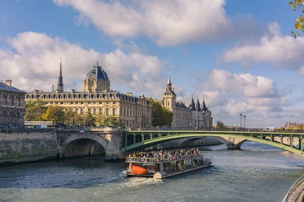 Cruise langs de Seine — Stockfoto