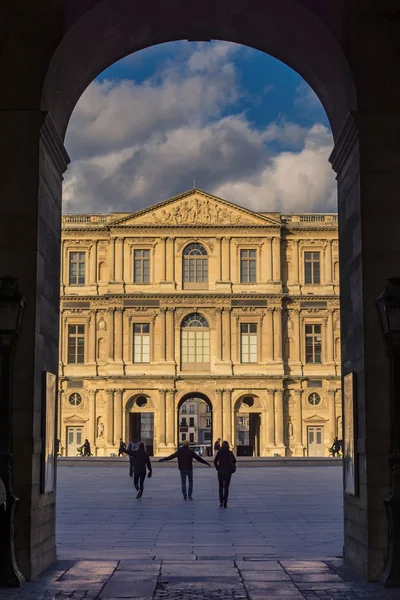 Entrada al Louvre — Foto de Stock