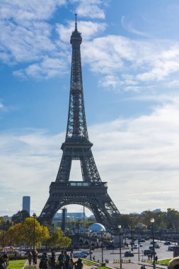 Eyfel Kulesi ve Jena Köprüsü