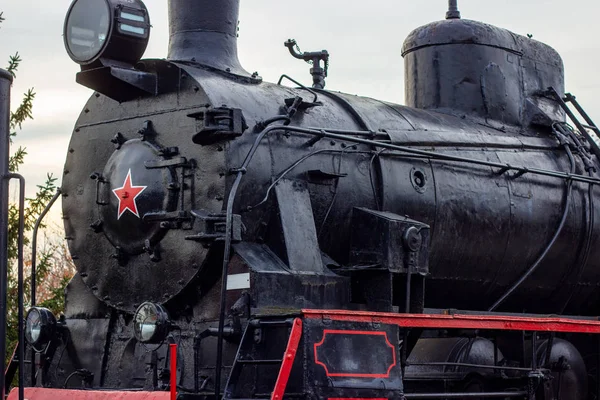 Vecchia Locomotiva Vapore Retrò Nera Rossa Alla Stazione Ferroviaria Treno — Foto Stock