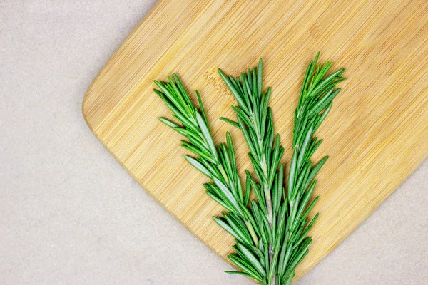 Top View Bright Fresh Green Rosemary Branches Twigs Leaves Wooden — Stock Photo, Image
