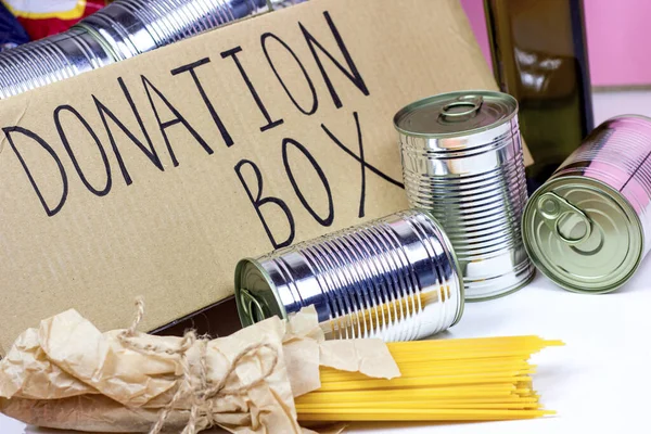 Коробка Пожертвований Едой Макароны Банки Бобы Другие Добровольчество Социальная Помощь — стоковое фото