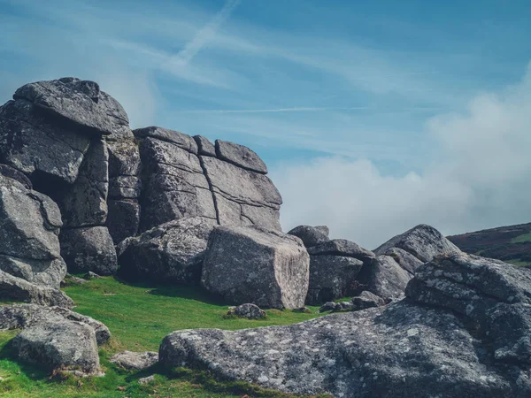 Klippor och stenar på moor — Stockfoto