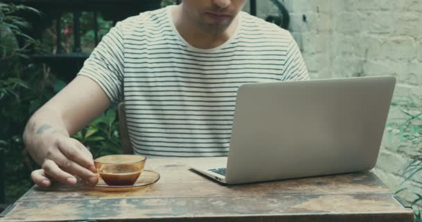 Close Footage Young Man Remote Working Laptop — Stock Video