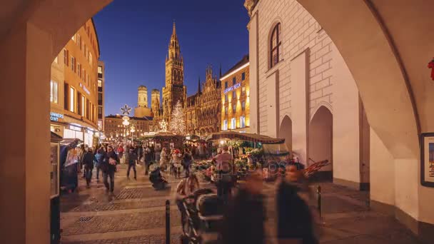 Múnich Alemania Diciembre 2015 Paisaje Urbano Nocturno Con Gente Ambiente — Vídeo de stock