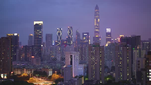 Observación Ciudad Iluminada Antes Del Amanecer — Vídeo de stock