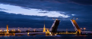 Görünümü Palace Bridge ve Peter ve Paul Fortress, Neva nehir, St. Petersburg, Rusya Federasyonu