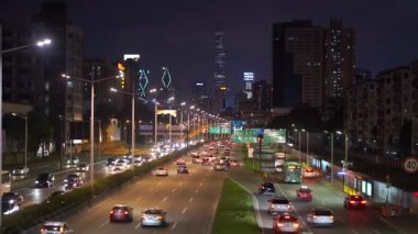 NightView farklı şekillerde hareketli araba