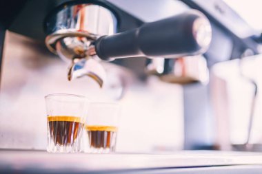 arka plan üzerinde Espresso kahve yapma