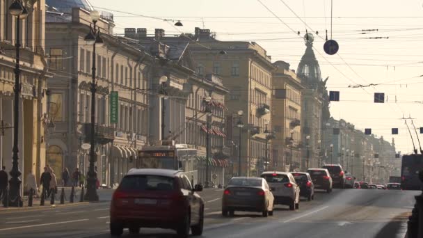 San Pietroburgo Russia Set 2017 Automobili Movimento Attraverso Nevsky Prospect — Video Stock