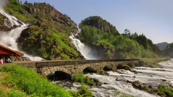 Vackra Latefossen Vattenfall Norge — Stockvideo