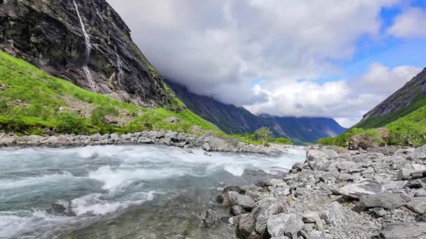 Πανέμορφο Καταρράκτη Latefossen Νορβηγία — Αρχείο Βίντεο