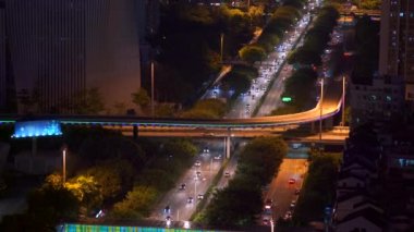 Shenzhen, Çin - June10, 2017: Gece trafik otoyol Road, Shenzhen, Çin