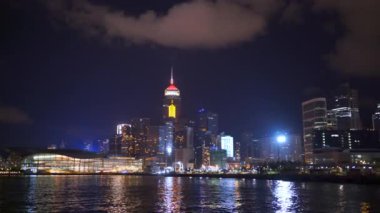 Hong Kong, Çin-30 Haziran 2017: Hong Kong Limanı, Hong Kong, Çin panoramik gece görünümü