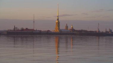 Peter ve Paul üzerinde kale, Neva nehir, Saint-Petersburg, Rusya Federasyonu görüntülemek