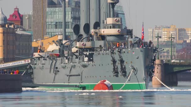 Vue Aurora Cruiser Dans Rivière Neva Saint Pétersbourg Russie — Video