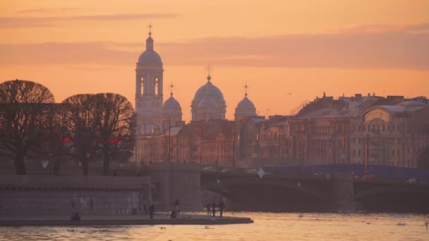 Exchange Köprü Neva Nehri Sırasında Günbatımı Sankt Petersburg Rusya — Stok video